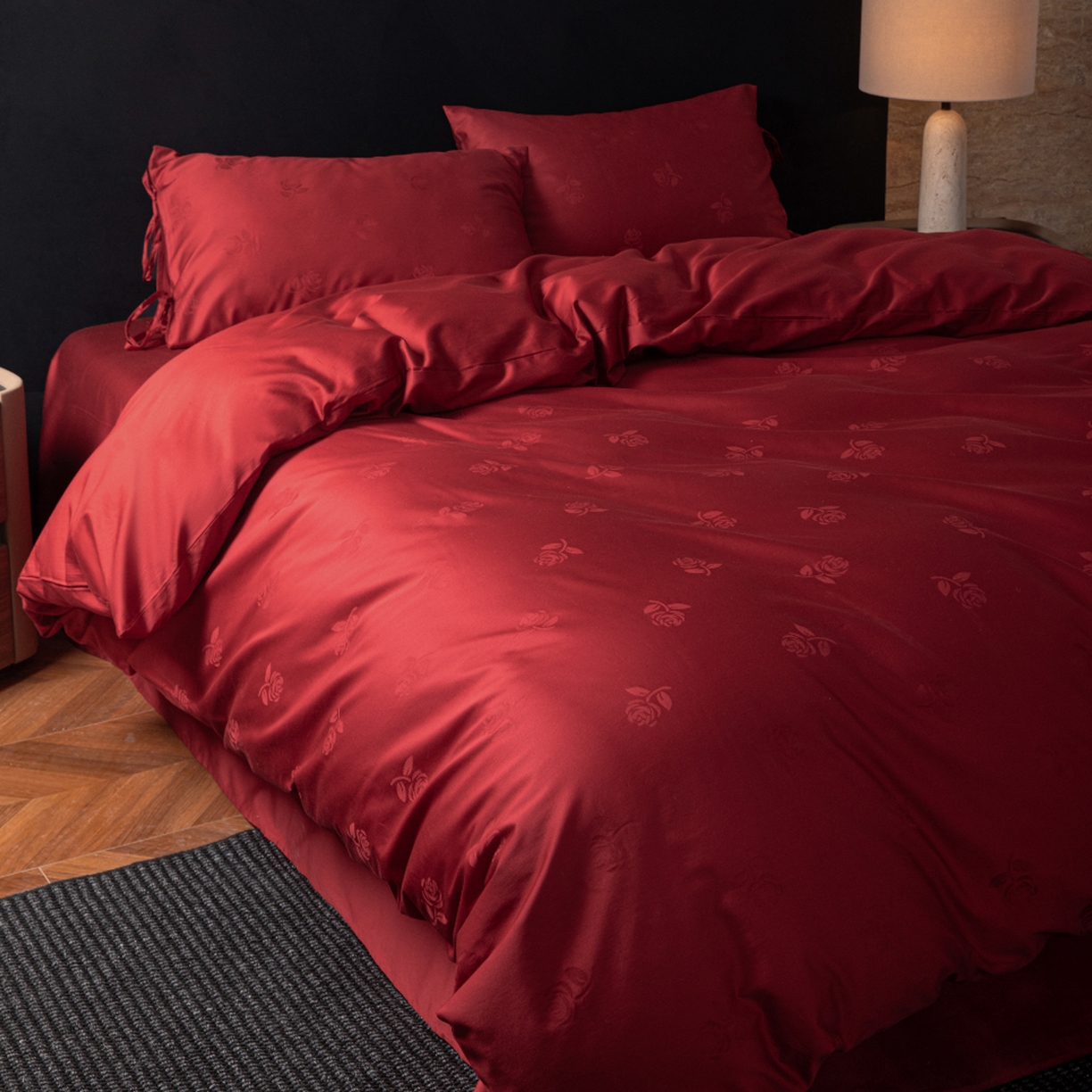 91家纺网 家纺一手货源 找家纺 极简 2026新款秋冬款100S长绒棉精美提花系列四件套-场景二（标准会员-10 床笠立高28 控价小号258标准298加大328） 玫瑰花影