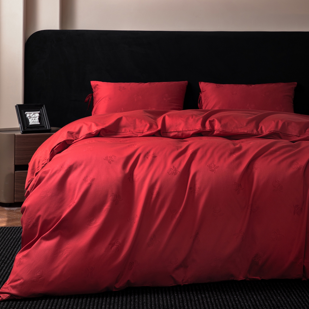 91家纺网 家纺一手货源 找家纺 极简 2026新款秋冬款100S长绒棉精美提花系列四件套-场景二（标准会员-10 床笠立高28 控价小号258标准298加大328） 玫瑰花影