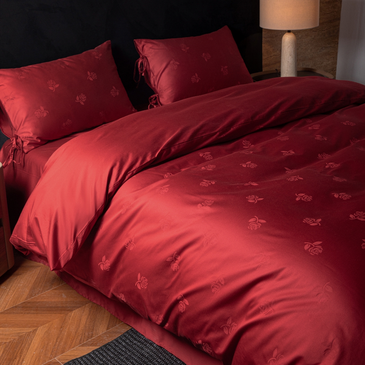 91家纺网 家纺一手货源 找家纺 极简 2026新款秋冬款100S长绒棉精美提花系列四件套-场景二（标准会员-10 床笠立高28 控价小号258标准298加大328） 玫瑰花影