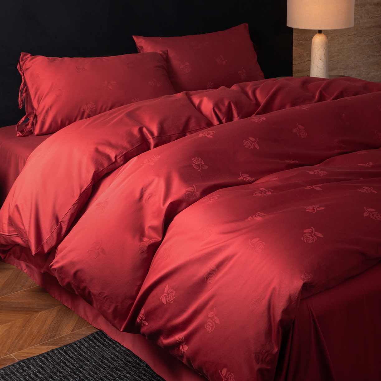 91家纺网 家纺一手货源 找家纺 极简 2026新款秋冬款100S长绒棉精美提花系列四件套-场景二（标准会员-10 床笠立高28 控价小号258标准298加大328） 玫瑰花影