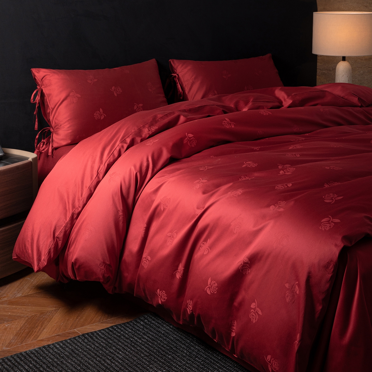 极简 2026新款秋冬款100S长绒棉精美提花系列四件套-场景二（标准会员-10 床笠立高28 控价小号258标准298加大328） 玫瑰花影