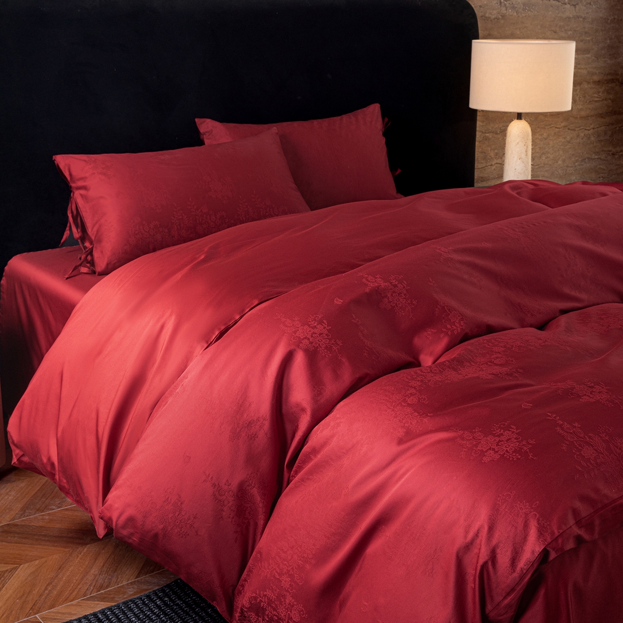 91家纺网 家纺一手货源 找家纺 极简 2026新款秋冬款100S长绒棉精美提花系列四件套-场景二（标准会员-10 床笠立高28 控价小号258标准298加大328） 蝶恋花语