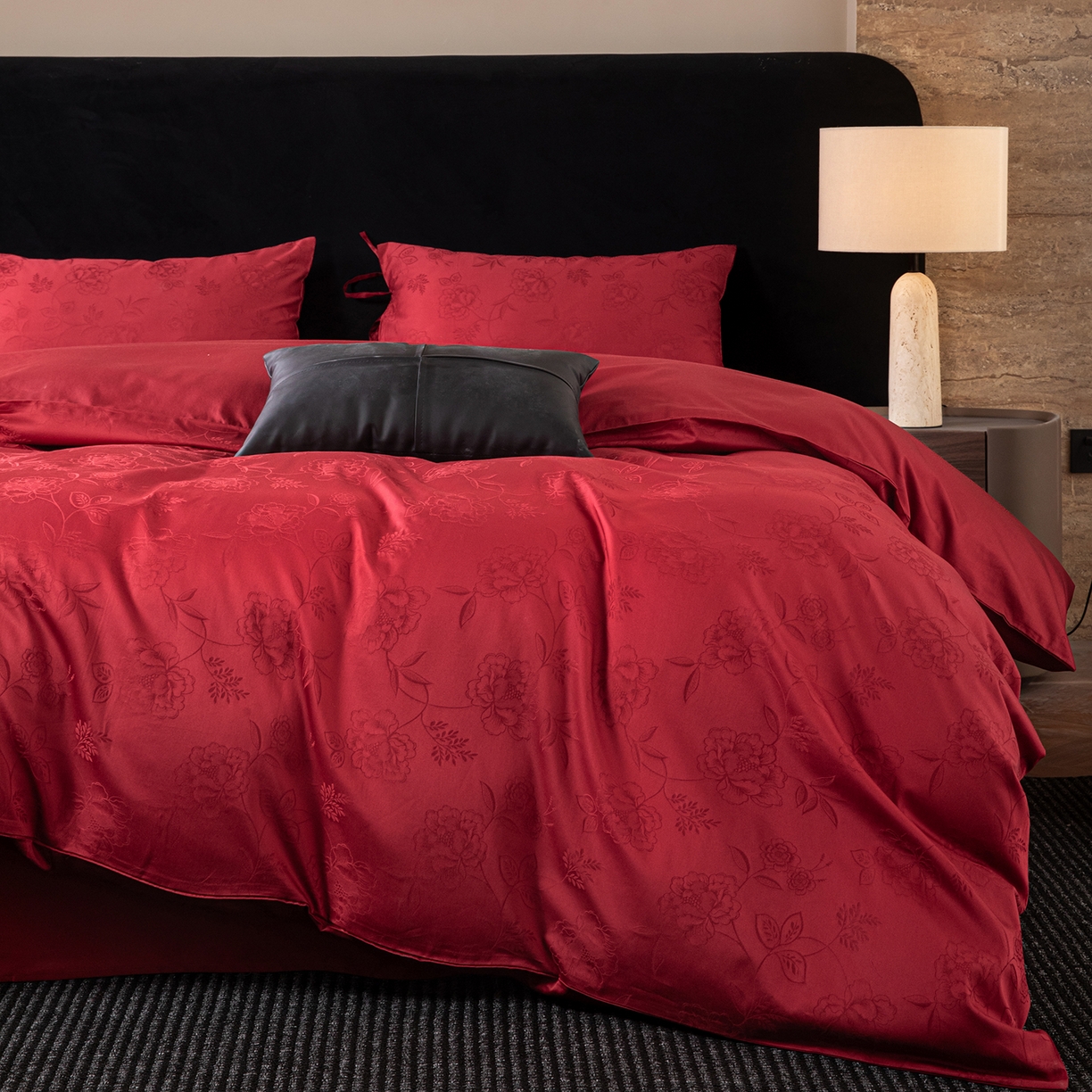 91家纺网 家纺一手货源 找家纺 极简 2026新款秋冬款100S长绒棉精美提花系列四件套-场景二（标准会员-10 床笠立高28 控价小号258标准298加大328） 红薇绣梦