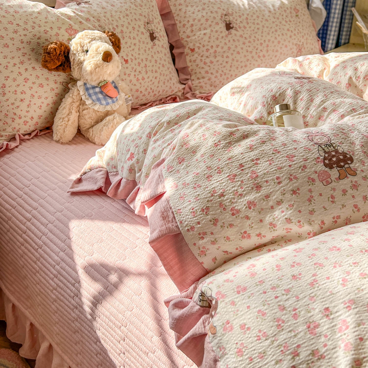 91家纺网 家纺一手货源 找家纺 美梦家纺 2026春夏新款云感皱皱纱床盖四件套 芭比兔