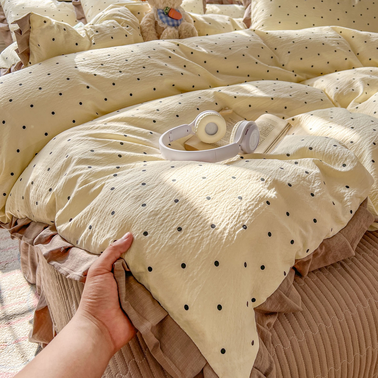 91家纺网 家纺一手货源 找家纺 美梦家纺 2026春夏新款云感皱皱纱床盖四件套 波点咖