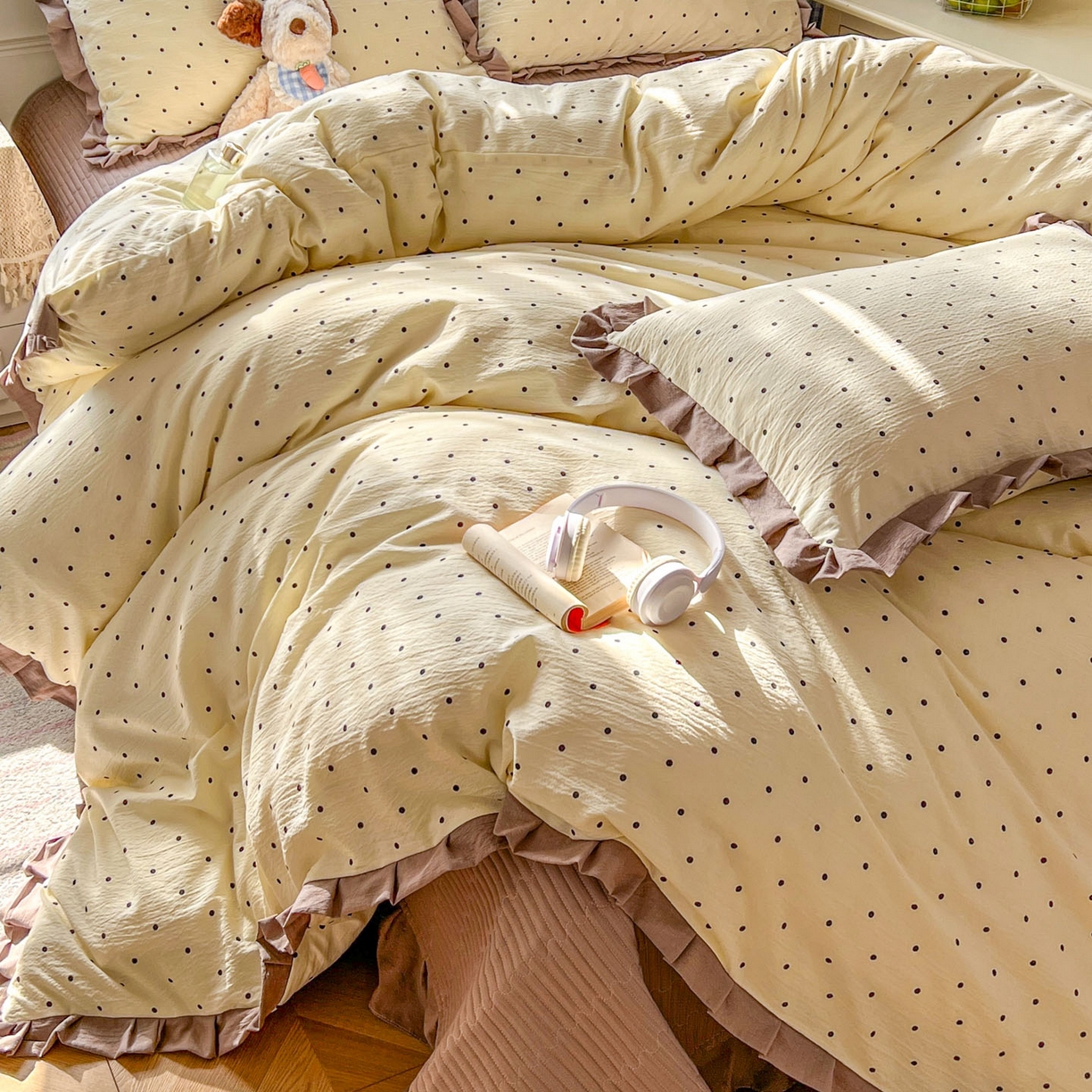 91家纺网 家纺一手货源 找家纺 美梦家纺 2026春夏新款云感皱皱纱床盖四件套 波点咖