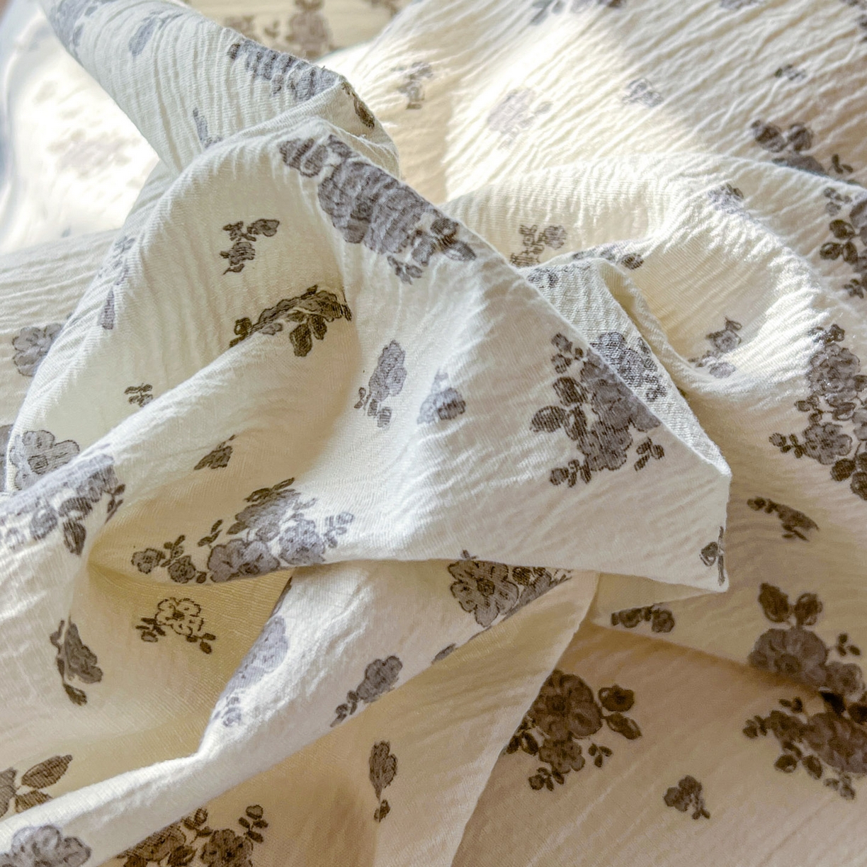 91家纺网 家纺一手货源 找家纺 美梦家纺 2026春夏新款云感皱皱纱床盖四件套 椿庭序