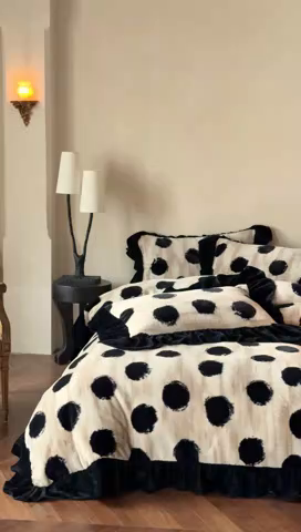 91家纺网 家纺一手货源 找家纺 婳庭家居 2025新款雪貂绒牛奶绒花边款四件套熹悦-奶茶色