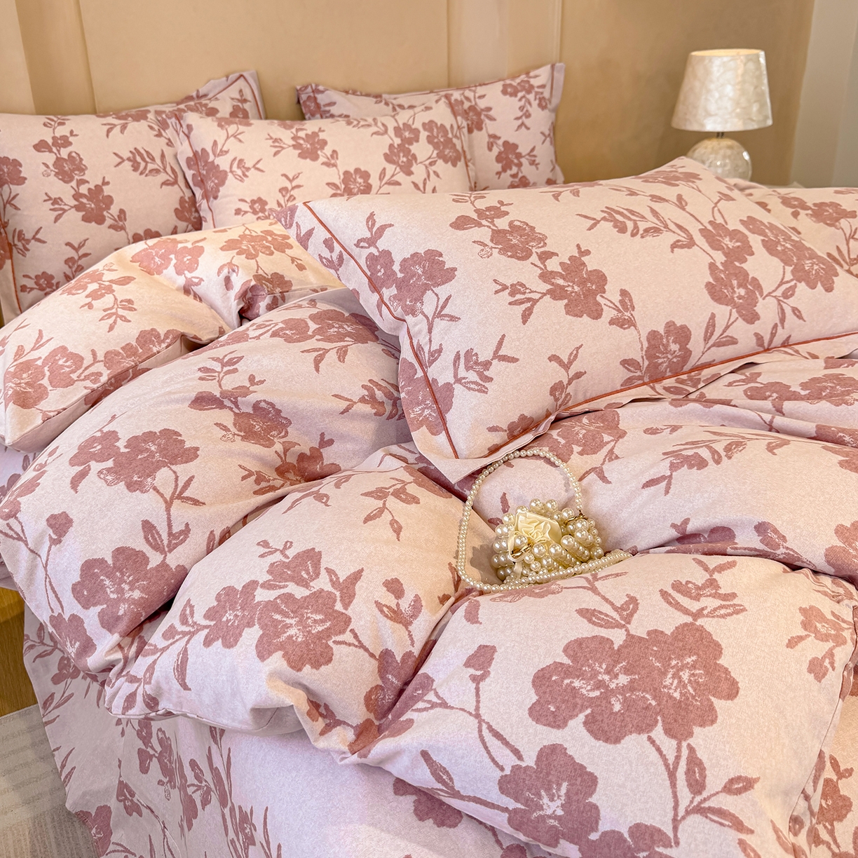 91家纺网 家纺一手货源 找家纺 壹贝家纺 2026新款全棉磨毛四件套系列 梅花印-粉