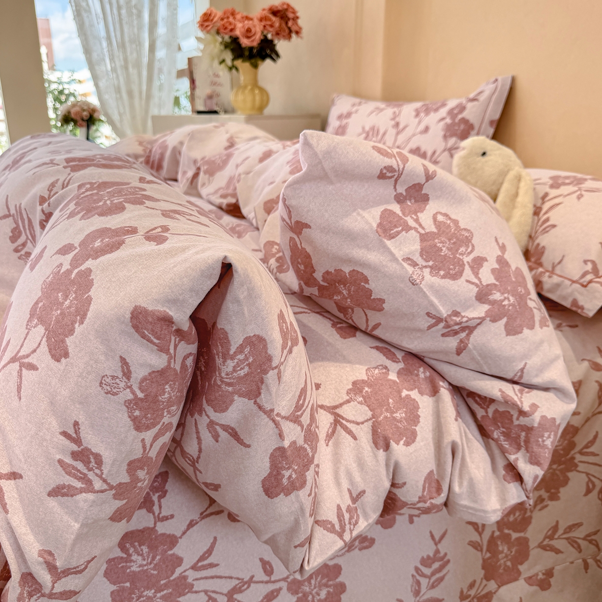 91家纺网 家纺一手货源 找家纺 壹贝家纺 2026新款全棉磨毛四件套系列 梅花印-粉