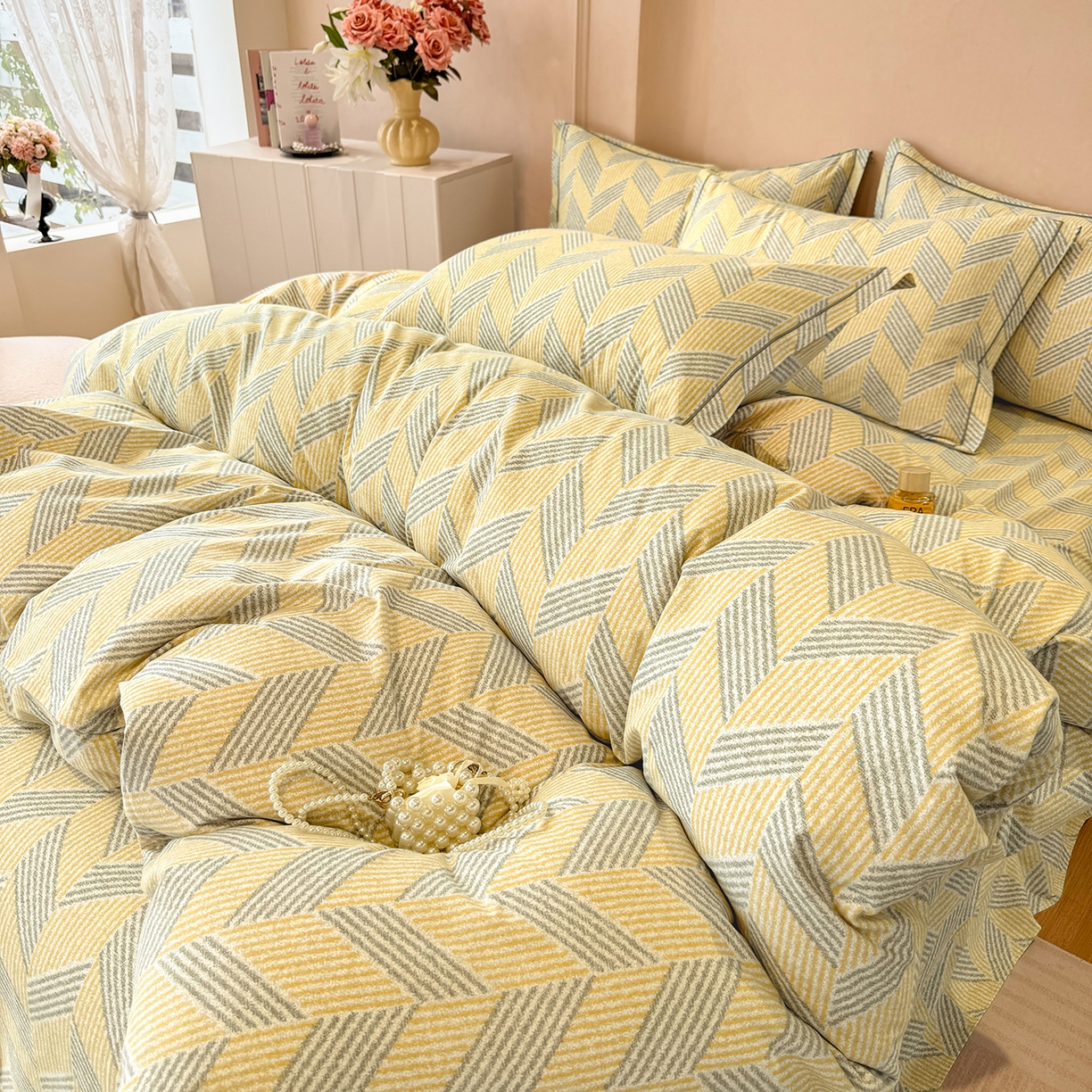 91家纺网 家纺一手货源 找家纺 壹贝家纺 2026新款全棉磨毛四件套系列 施华洛-灰