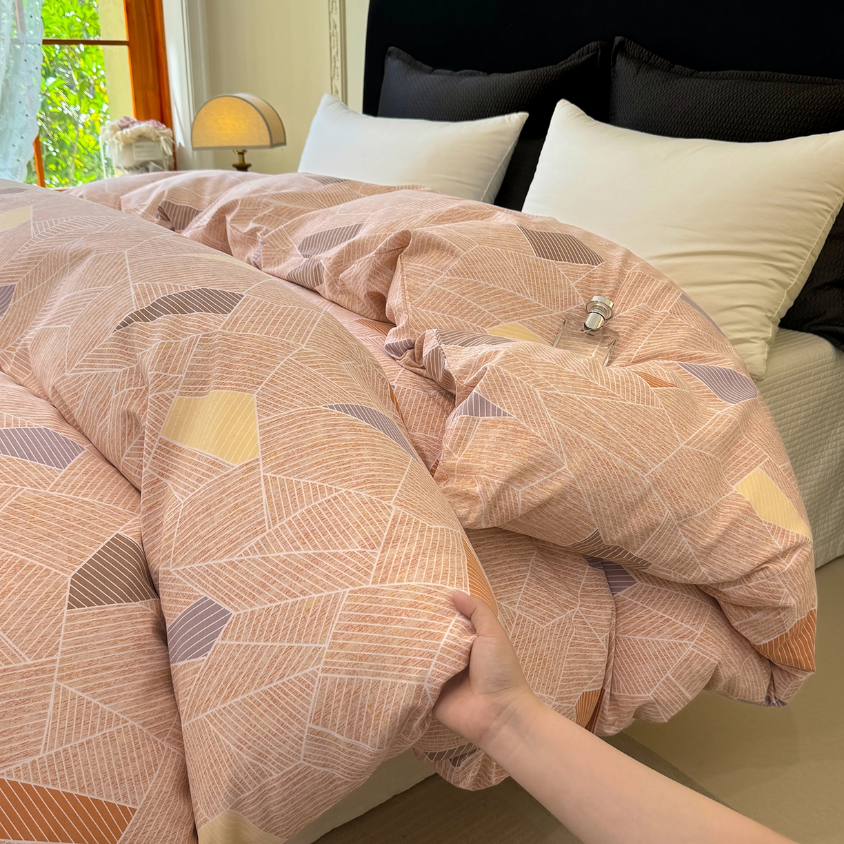 91家纺网 家纺一手货源 找家纺 壹贝家纺 2026新款全棉磨毛单品被套系列 记忆碎片-咖