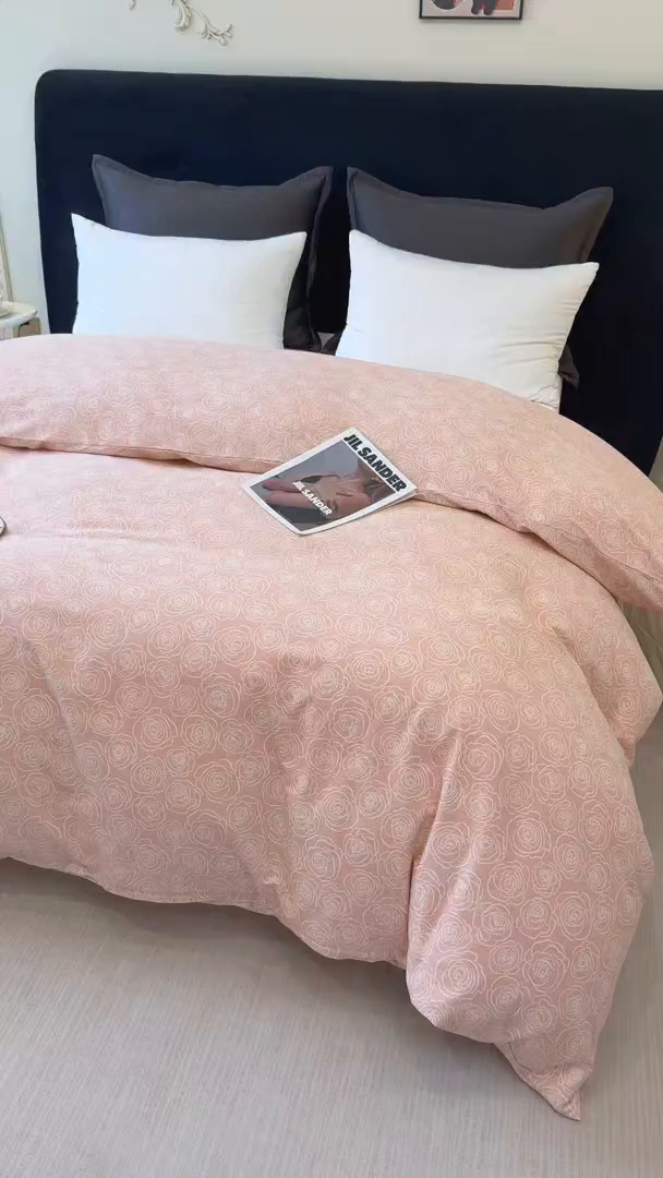 91家纺网 家纺一手货源 找家纺 壹贝家纺 2026新款全棉磨毛单品被套系列 玫瑰情缘-粉