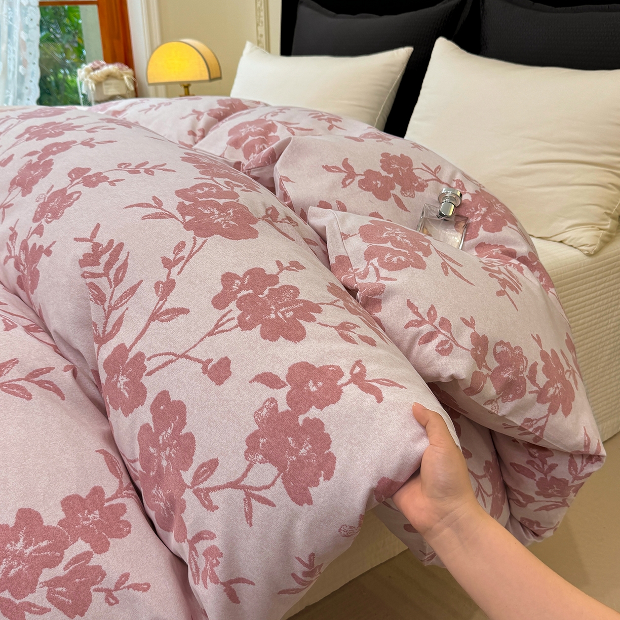 91家纺网 家纺一手货源 找家纺 壹贝家纺 2026新款全棉磨毛单品被套系列 梅花印-粉