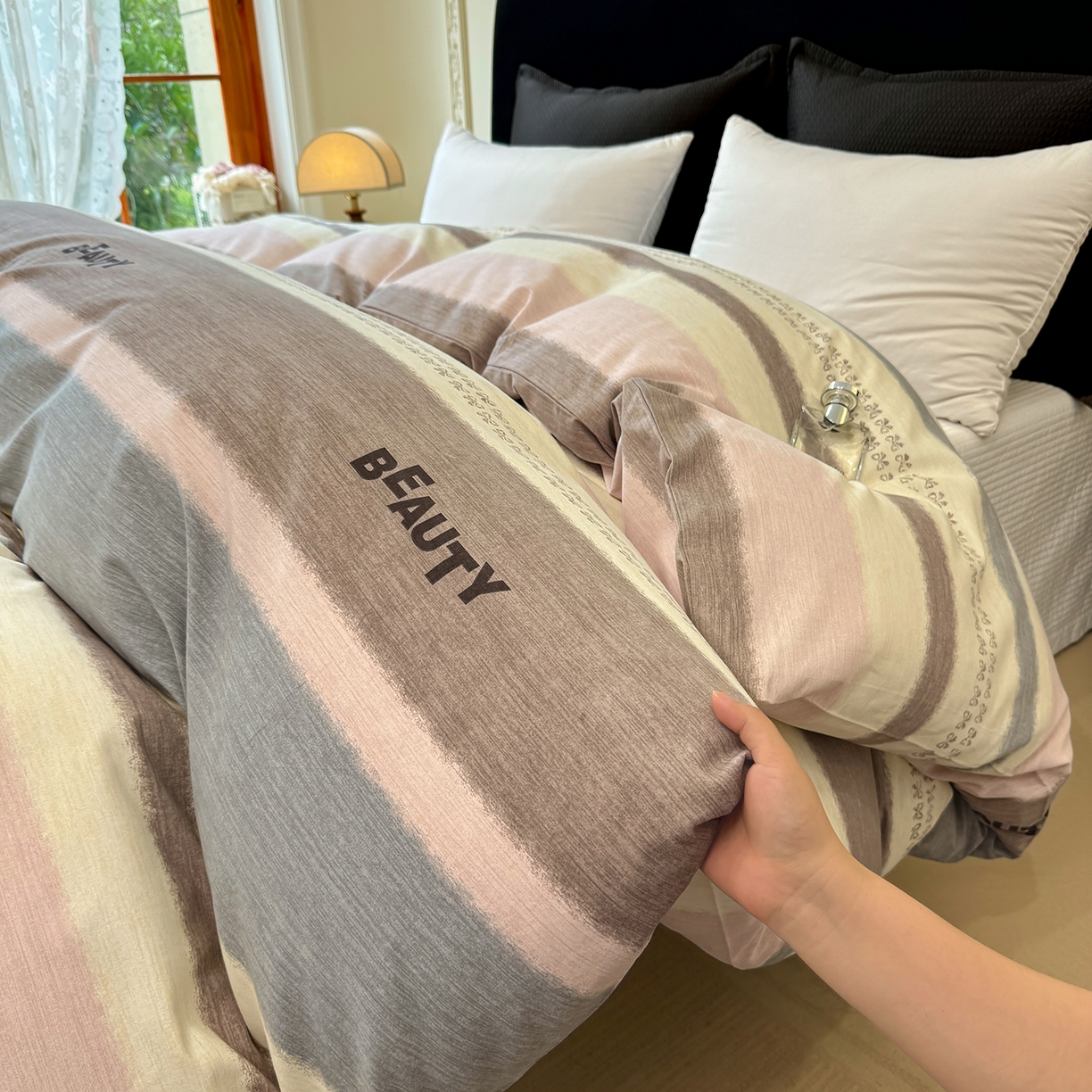 91家纺网 家纺一手货源 找家纺 壹贝家纺 2026新款全棉磨毛单品被套系列 信条主义-咖