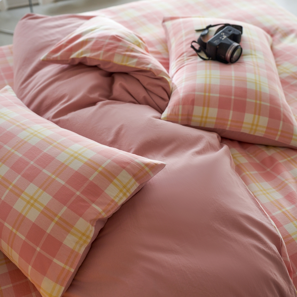 91家纺网 家纺一手货源 找家纺 启程家纺 2026春夏新款全棉纯棉色织水洗棉四件套 爱格-粉