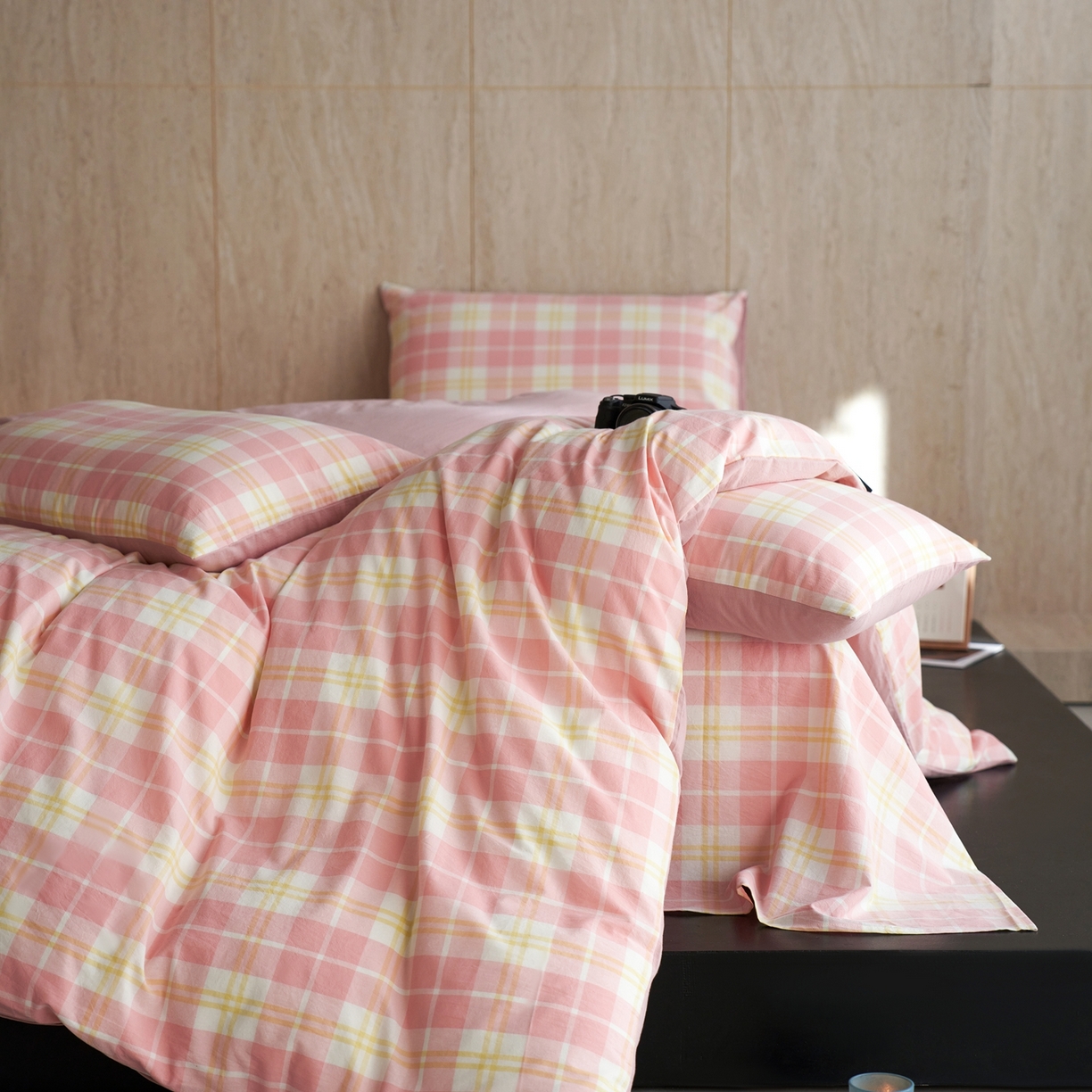 91家纺网 家纺一手货源 找家纺 启程家纺 2026春夏新款全棉纯棉色织水洗棉四件套 爱格-粉