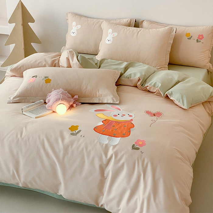 91家纺网 家纺一手货源 找家纺 润肤居 2026春夏新款全棉纯棉13372贴布绣四件套 可爱兔兔-淡粉