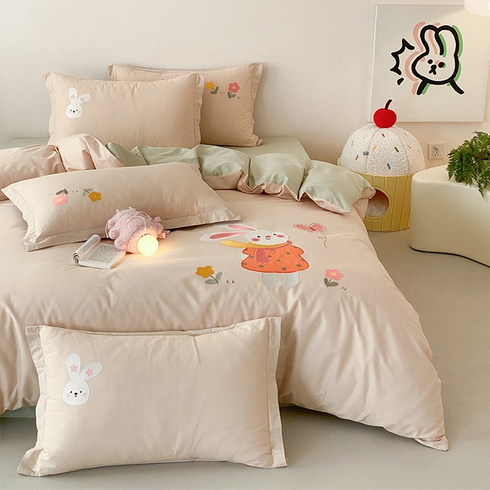 91家纺网 家纺一手货源 找家纺 润肤居 2026春夏新款全棉纯棉13372贴布绣四件套 可爱兔兔-淡粉