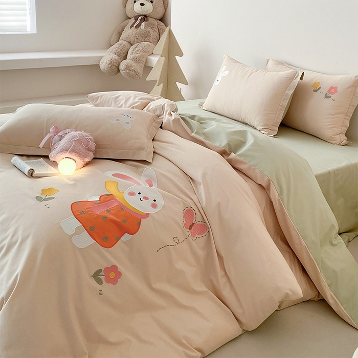 91家纺网 家纺一手货源 找家纺 润肤居 2026春夏新款全棉纯棉13372贴布绣四件套 可爱兔兔-淡粉