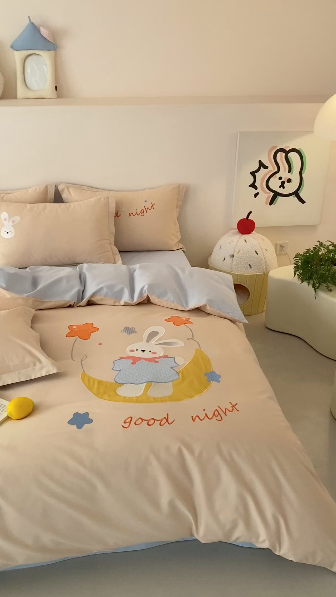 91家纺网 家纺一手货源 找家纺 润肤居 2026春夏新款全棉纯棉13372贴布绣四件套 月亮小兔-卡其