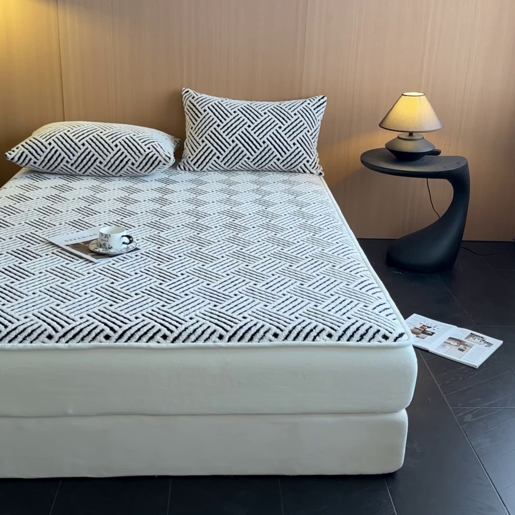 91家纺网 家纺一手货源 找家纺 （总）可恩欣 2026新款舒棉绒提花防水床笠-利奥