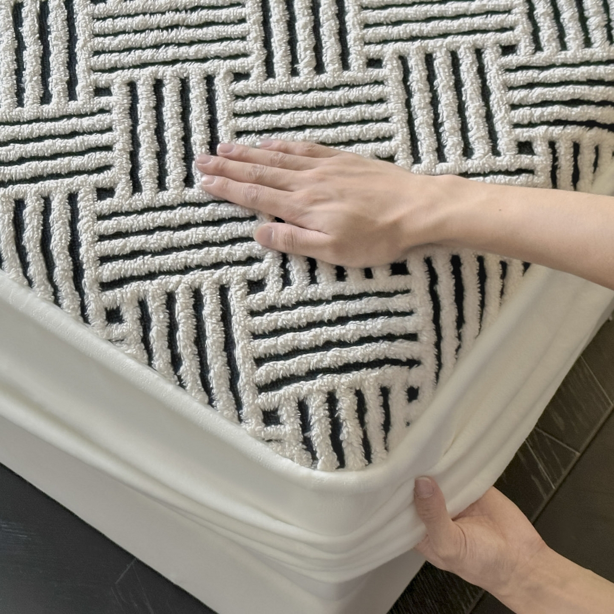 91家纺网 家纺一手货源 找家纺 （总）可恩欣 2026新款舒棉绒提花防水床笠-利奥