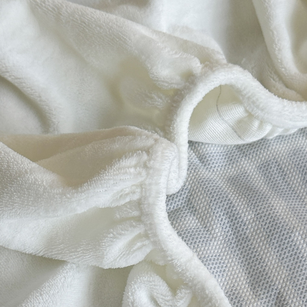 91家纺网 家纺一手货源 找家纺 （总）可恩欣 2026新款舒棉绒提花防水床笠-利奥