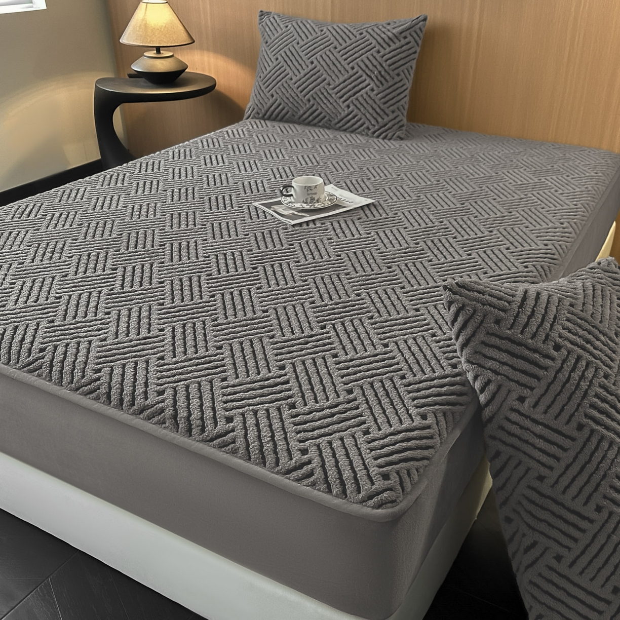 91家纺网 家纺一手货源 找家纺 （总）可恩欣 2026新款舒棉绒提花防水床笠-利奥