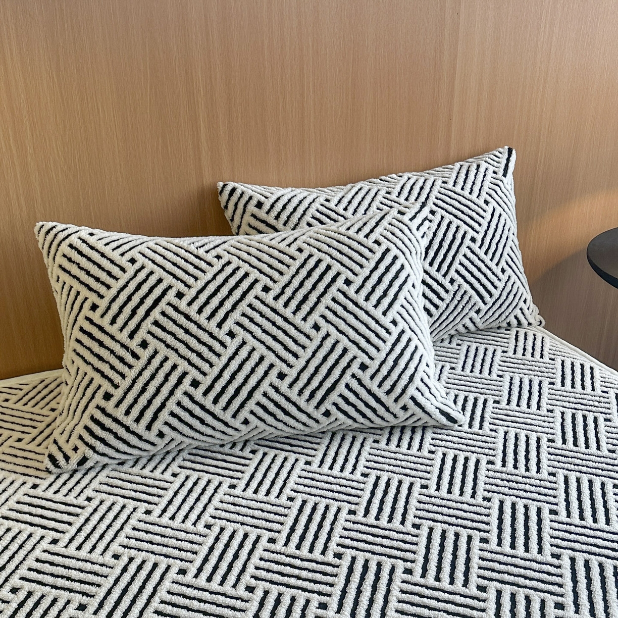 91家纺网 家纺一手货源 找家纺 可恩欣 2026新款舒棉绒提花防水床笠-利奥 利奥-皓月