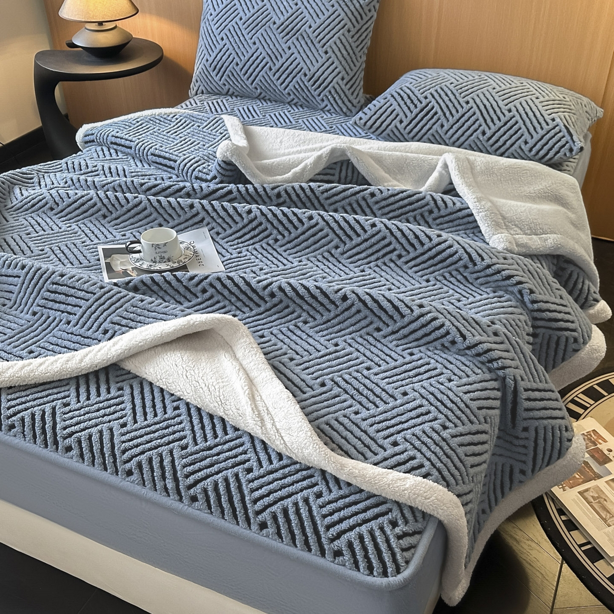 91家纺网 家纺一手货源 找家纺 可恩欣 2026新款舒棉绒提花防水床笠-利奥 利奥-远蓝