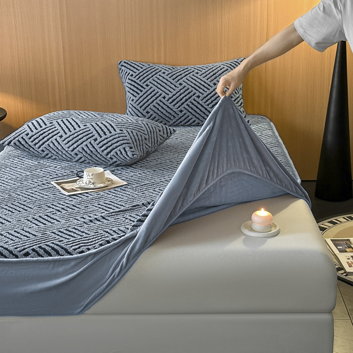 91家纺网 家纺一手货源 找家纺 可恩欣 2026新款舒棉绒提花防水床笠-利奥 利奥-远蓝