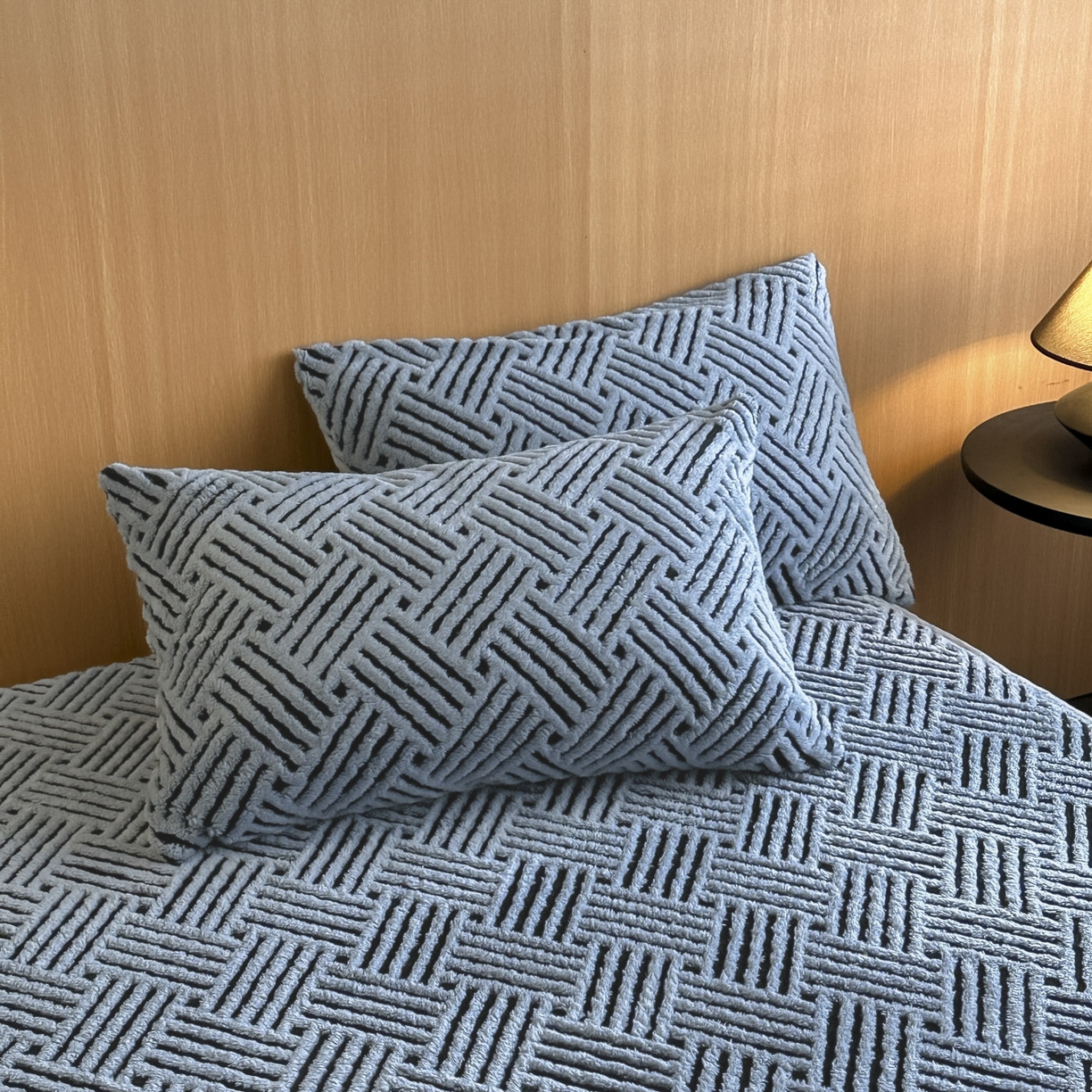 91家纺网 家纺一手货源 找家纺 可恩欣 2026新款舒棉绒提花防水床笠-利奥 利奥-远蓝