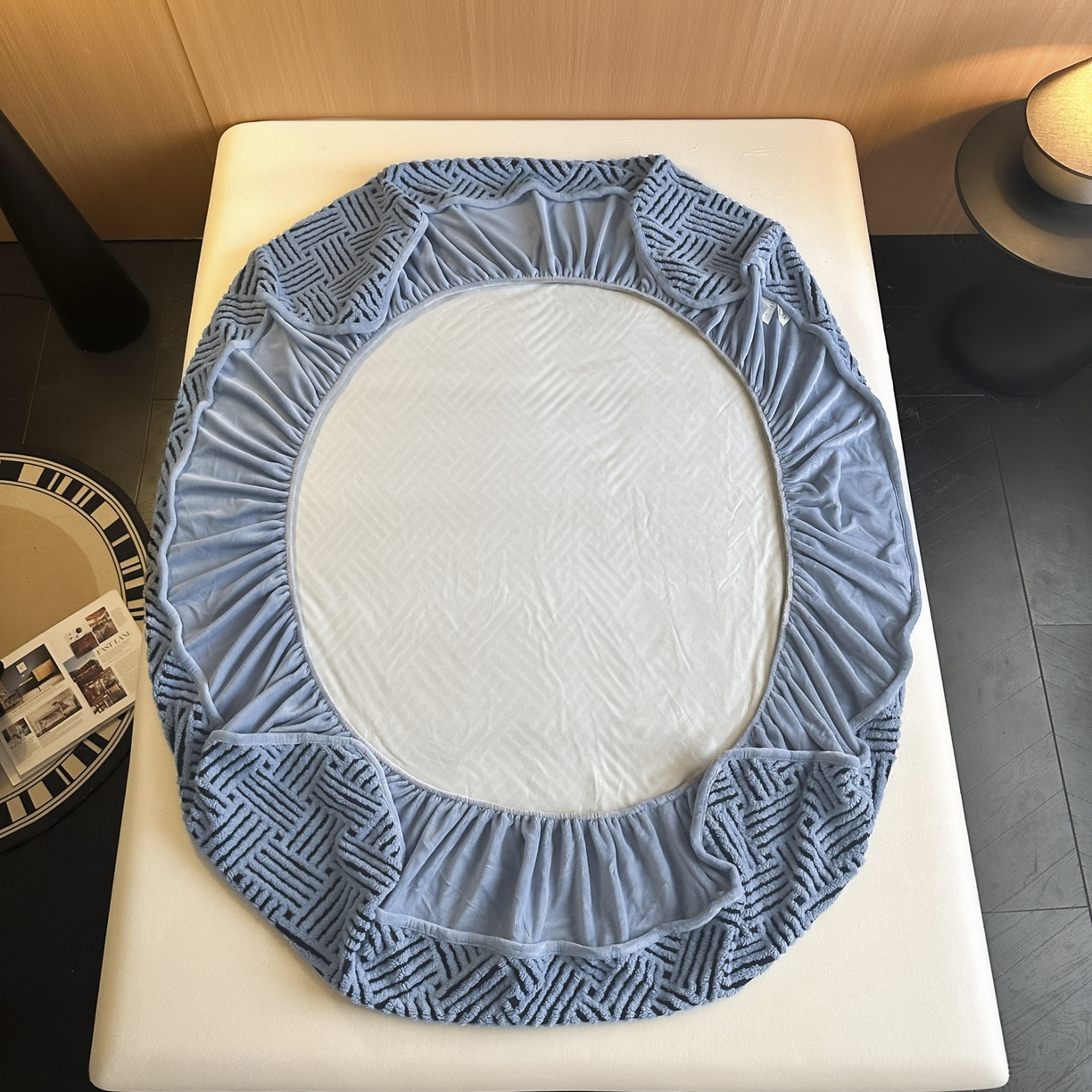 91家纺网 家纺一手货源 找家纺 可恩欣 2026新款舒棉绒提花防水床笠-利奥 利奥-远蓝