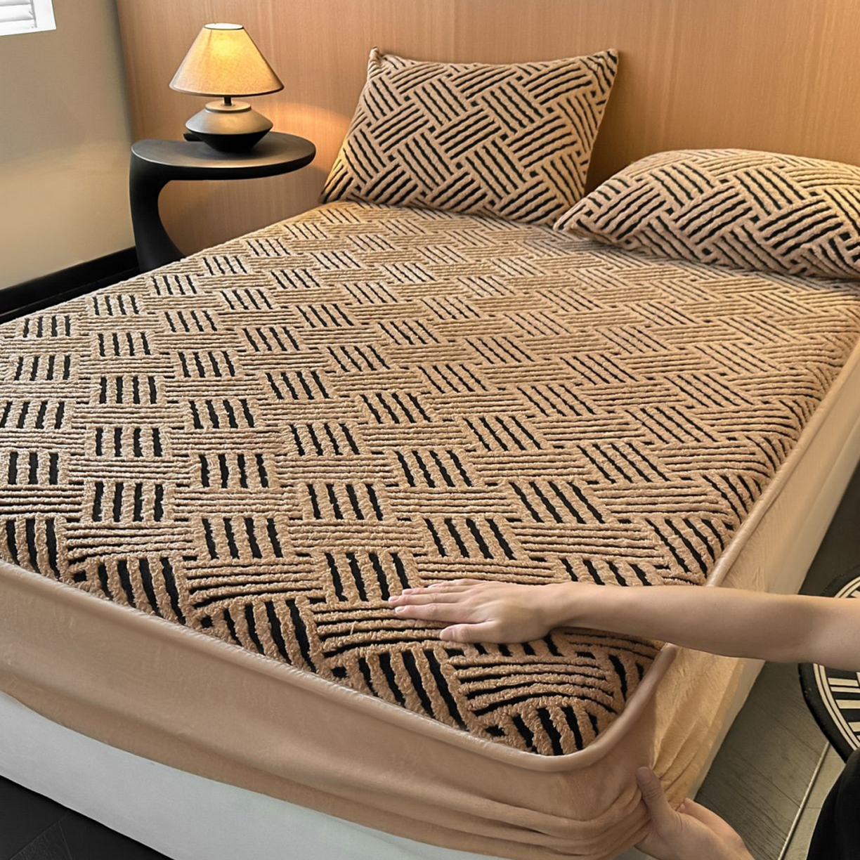 91家纺网 家纺一手货源 找家纺 可恩欣 2026新款舒棉绒提花防水床笠-利奥 利奥-云咖