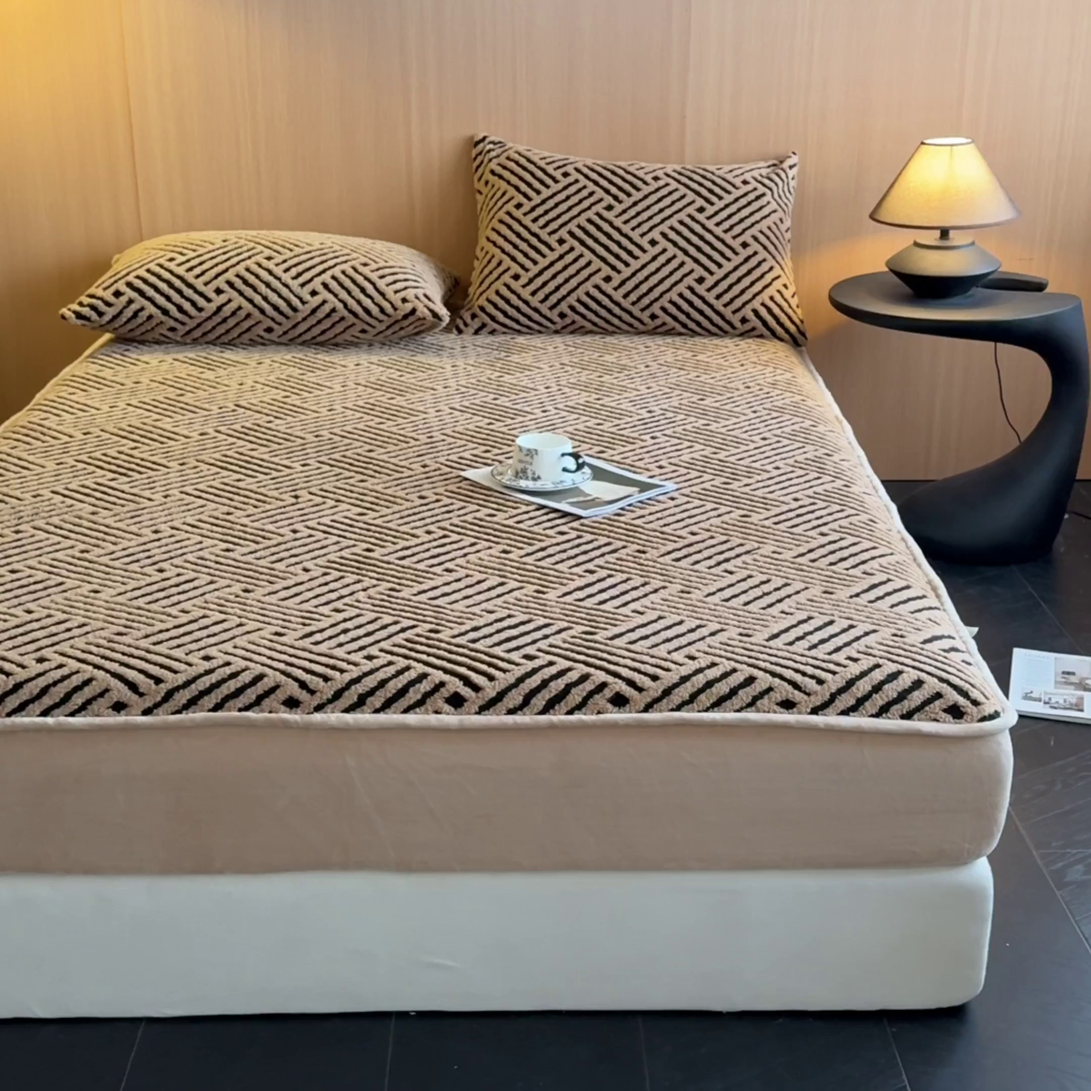 91家纺网 家纺一手货源 找家纺 可恩欣 2026新款舒棉绒提花防水床笠-利奥 利奥-云咖