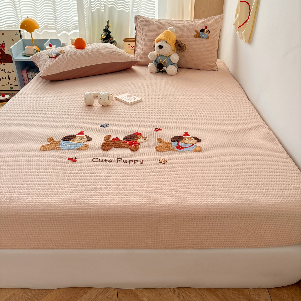 91家纺网 家纺一手货源 找家纺 雅居纺家纺 2026新款全棉华夫格毛巾绣单品系列 米驼腊肠狗