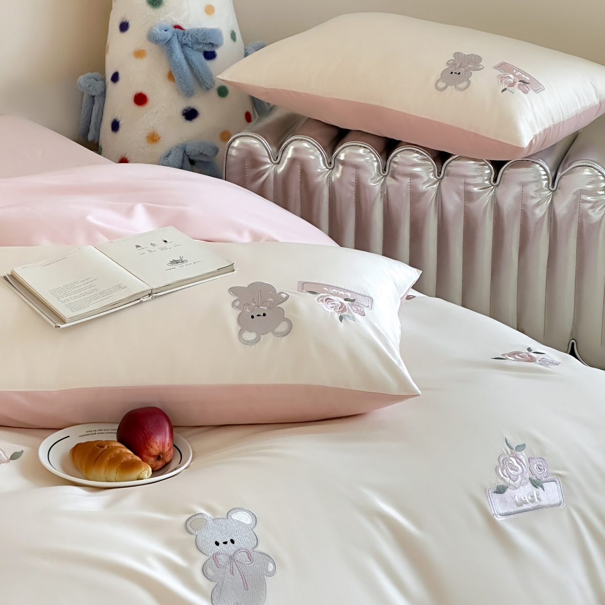 91家纺网 家纺一手货源 找家纺 （总）爱缦 2026新款100s全棉四件套-熊小花系列（此款券后控价：小号238，标准288，大号308）