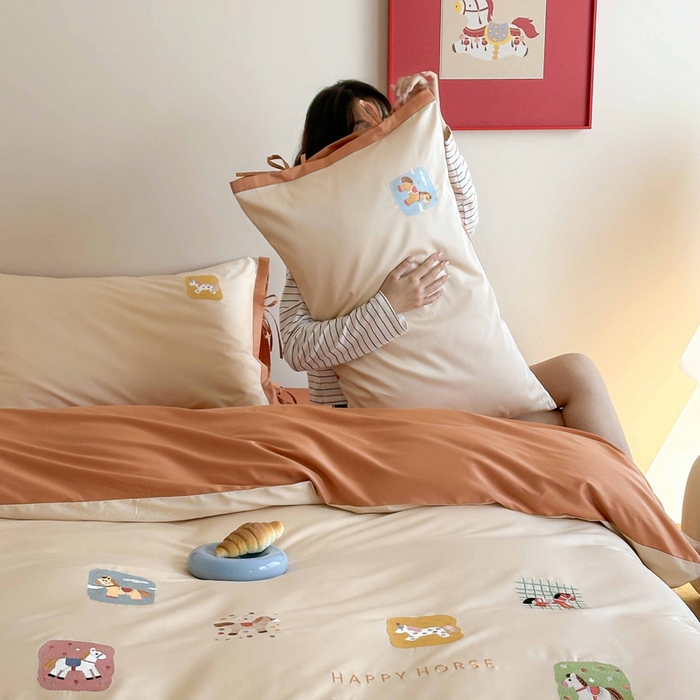 91家纺网 家纺一手货源 找家纺 （总）爱缦 2026新款小马奔腾系列100s全棉四件套（此款券后控价：小号238，标准298，大号318）