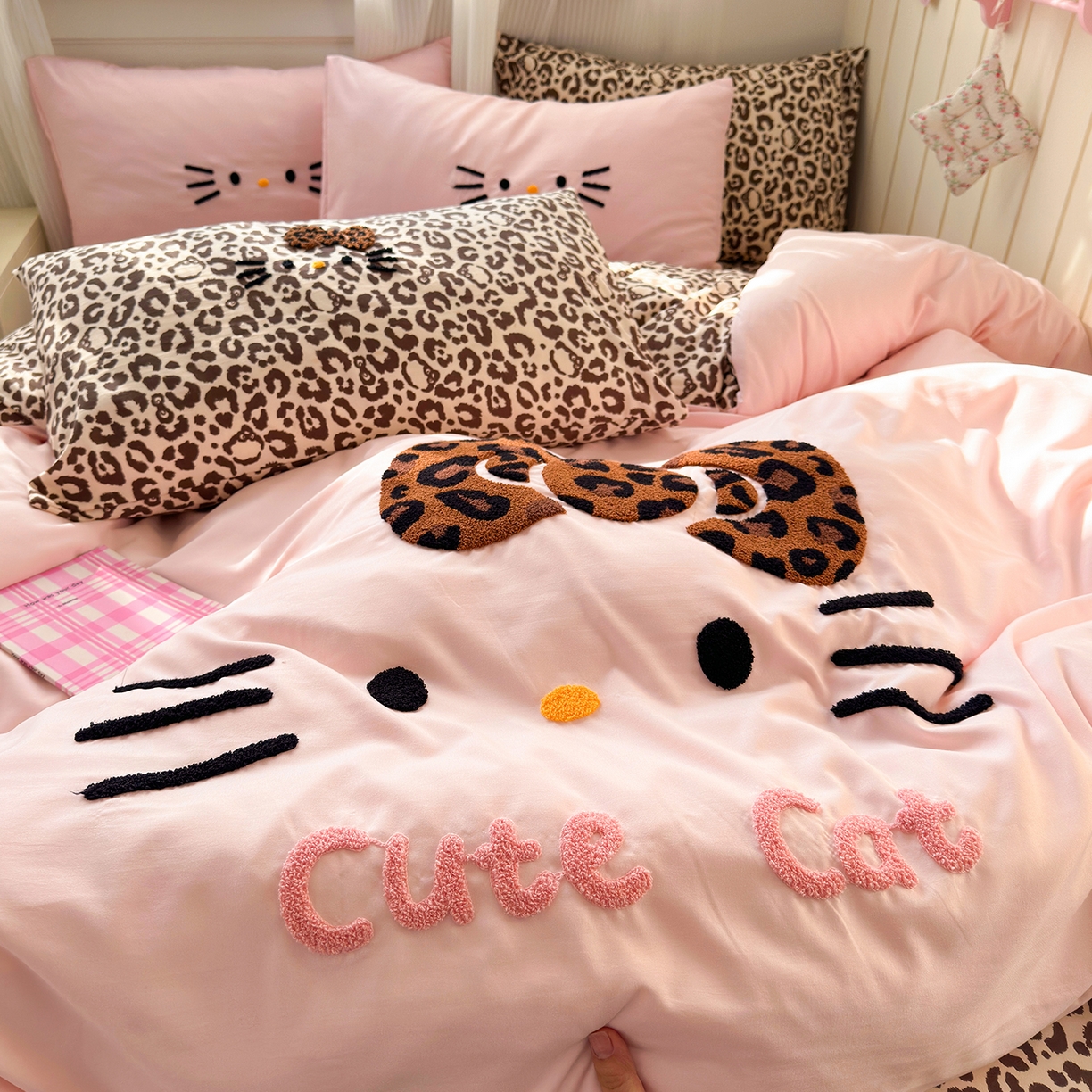 91家纺网 家纺一手货源 找家纺 （总）优选 2026新款网红热款豹纹kitty毛巾绣床上四件套学生三件套
