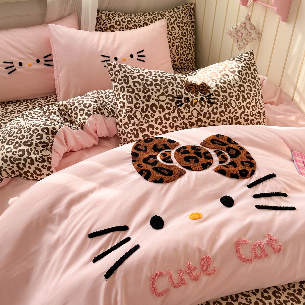 91家纺网 家纺一手货源 找家纺 （总）优选 2026新款网红热款豹纹kitty毛巾绣床上四件套学生三件套