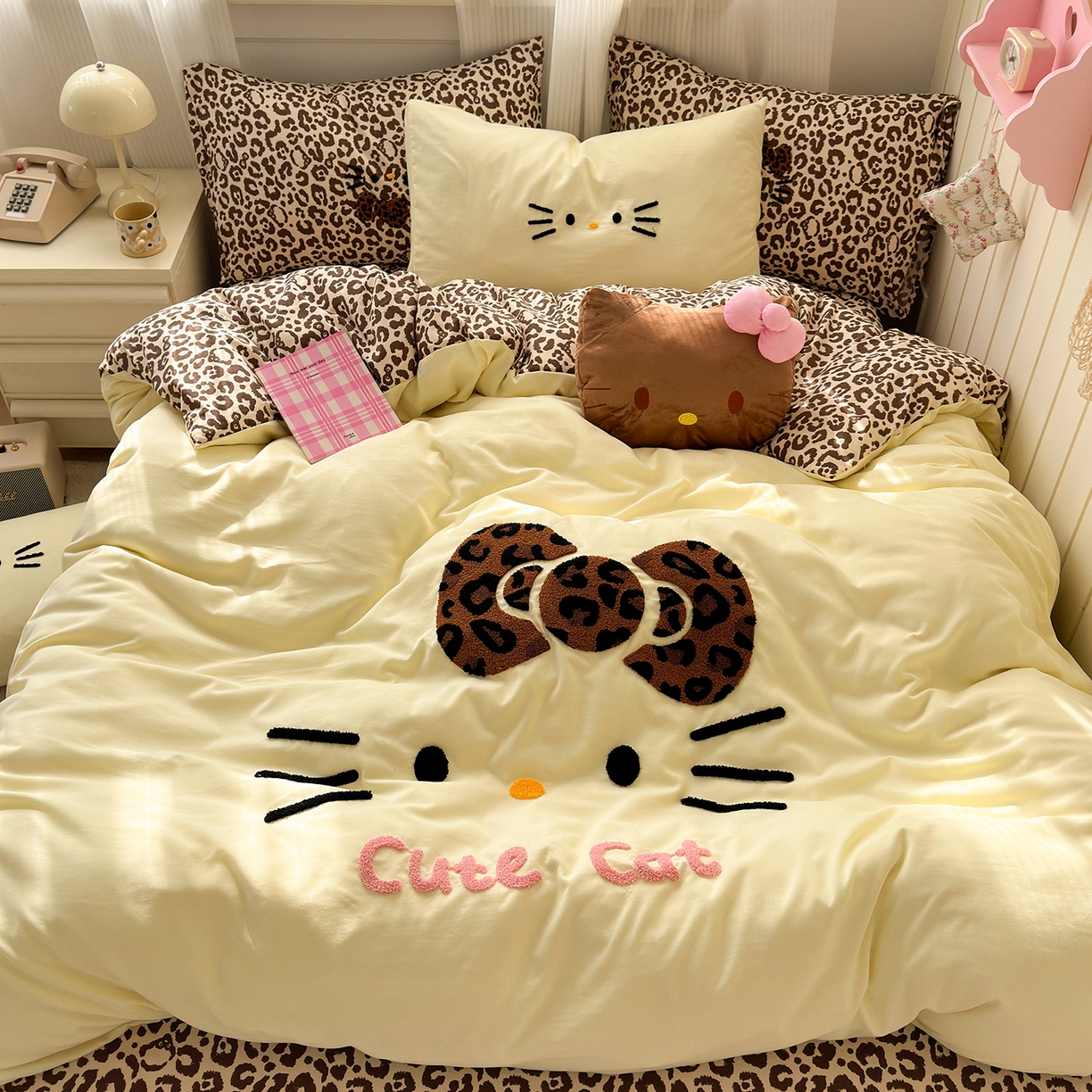 91家纺网 家纺一手货源 找家纺 优选 2026新款网红热款豹纹kitty毛巾绣床上四件套学生三件套 豹纹kitty-奶黄