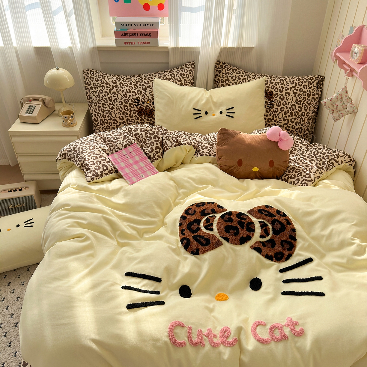 91家纺网 家纺一手货源 找家纺 优选良品 2026新款网红热款豹纹kitty毛巾绣床上四件套学生三件套 豹纹kitty-奶黄