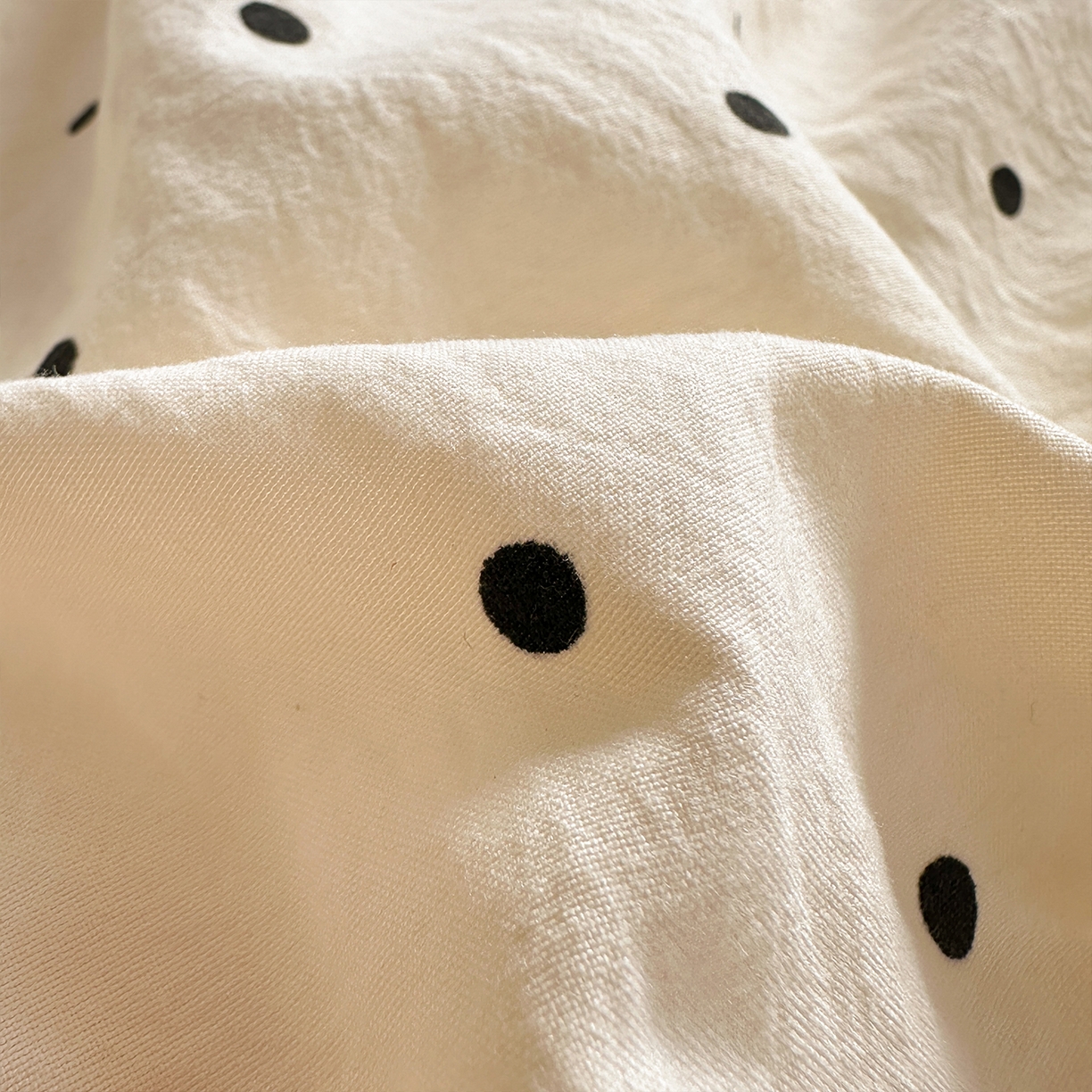 91家纺网 家纺一手货源 找家纺 优选 2026新款混搭圆点啵啵毛球款四件套学生三件套-小红书推荐 圆点啵啵-奶黄