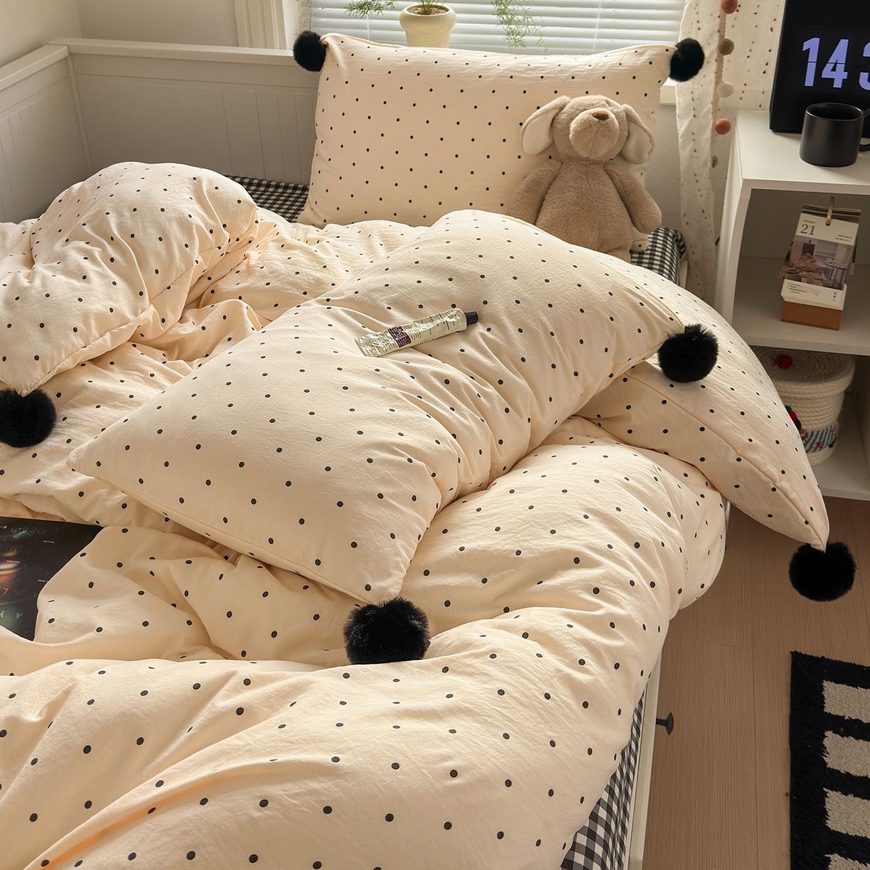 91家纺网 家纺一手货源 找家纺 优选 2026新款混搭圆点啵啵毛球款四件套学生三件套-小红书推荐 圆点啵啵-奶黄