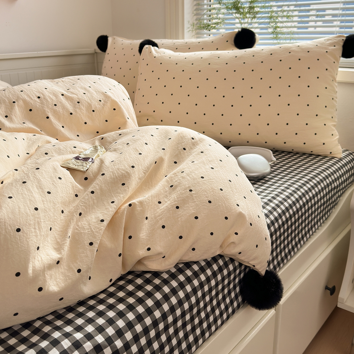 91家纺网 家纺一手货源 找家纺 优选 2026新款混搭圆点啵啵毛球款四件套学生三件套-小红书推荐 圆点啵啵-奶黄