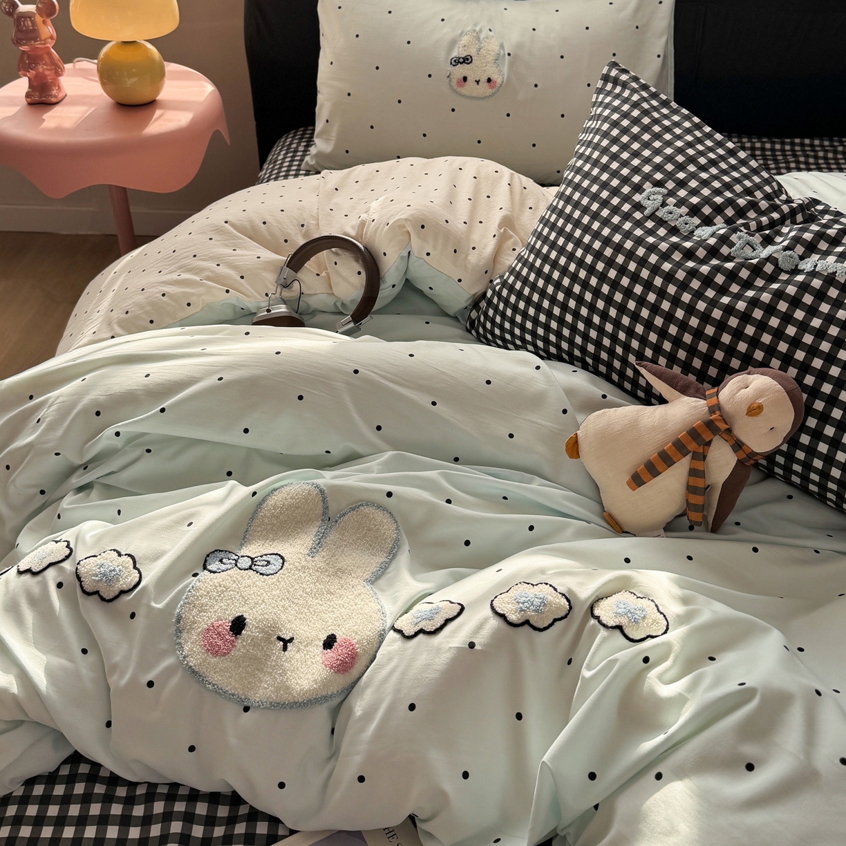 91家纺网 家纺一手货源 找家纺 （总）优选 2026新款小红书热款混搭风毛巾绣床上用品四件套韩版学生三件套【专版花型 盗版必究】