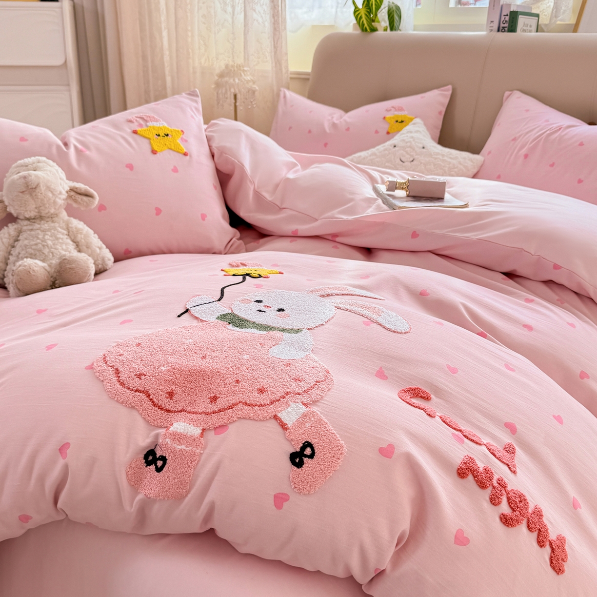 91家纺网 家纺一手货源 找家纺 优选 2026新款小红书热款混搭风毛巾绣床上用品四件套韩版学生三件套【专版花型 盗版必究】 萌萌兔