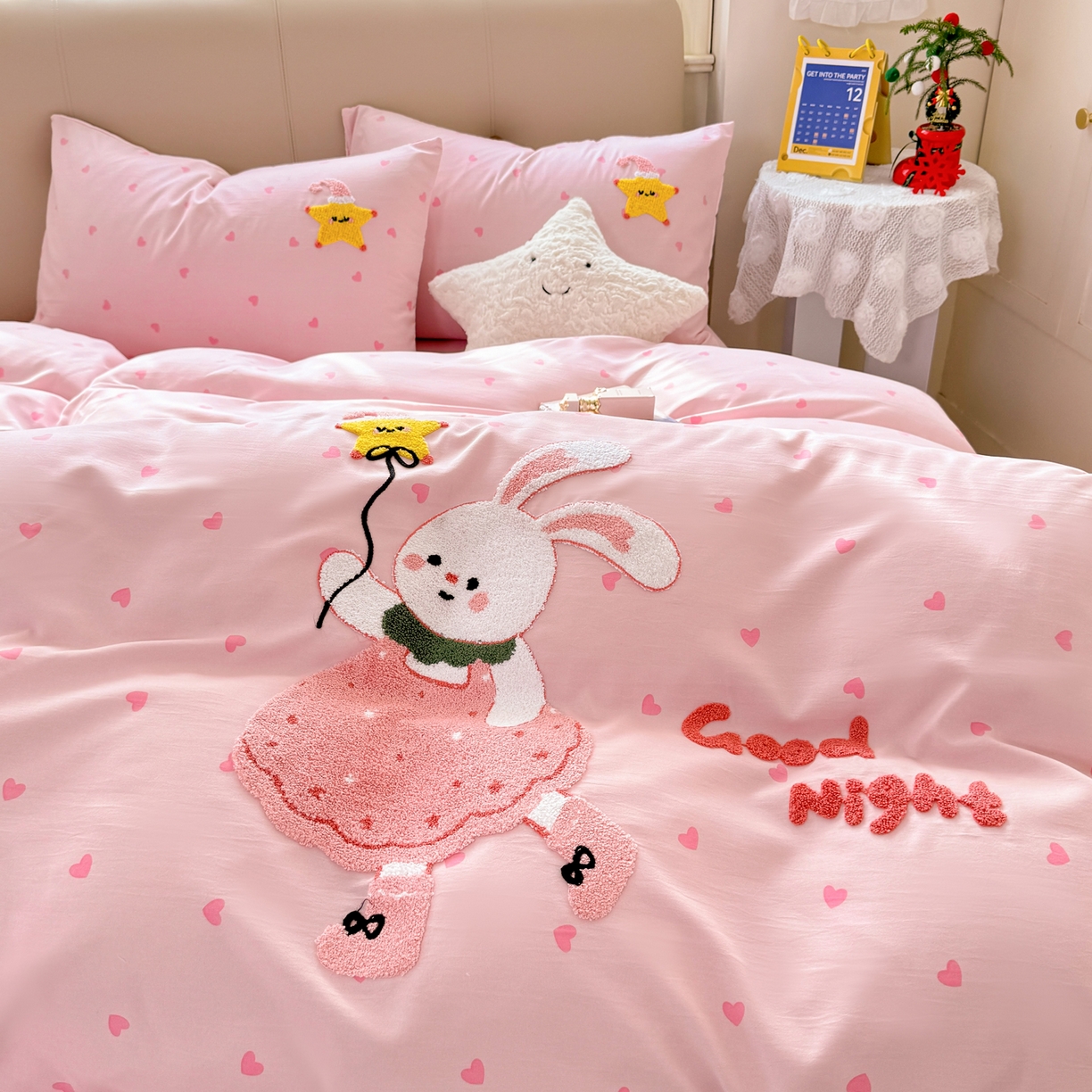 91家纺网 家纺一手货源 找家纺 优选 2026新款小红书热款混搭风毛巾绣床上用品四件套韩版学生三件套【专版花型 盗版必究】 萌萌兔