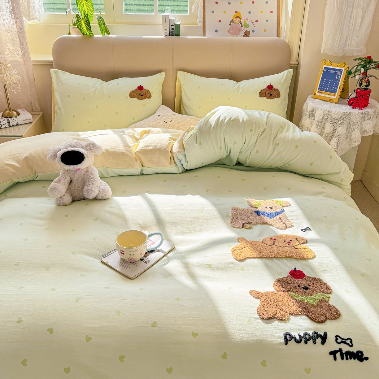 91家纺网 家纺一手货源 找家纺 优选良品 2026新款小红书热款混搭风毛巾绣床上用品四件套韩版学生三件套 伙伴狗